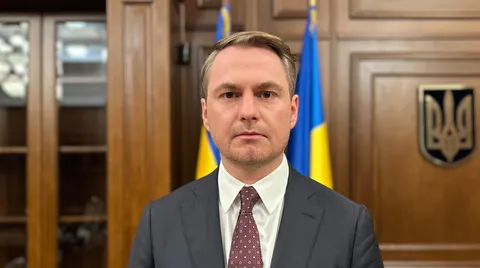 Кравченко відповів на звинувачення щодо будинку, візи та грошей