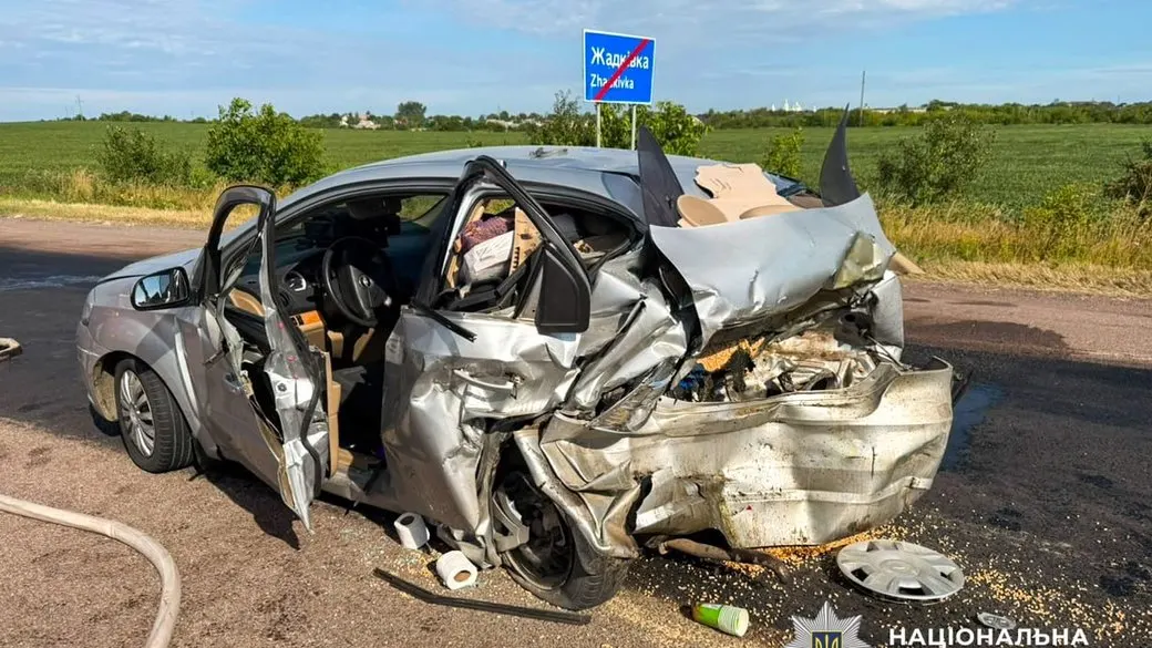 На Рівненщині зіткнулися два легковики: постраждали обоє водіїв