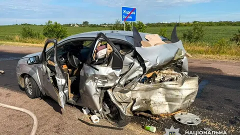 На Рівненщині зіткнулися два легковики: постраждали обоє водіїв