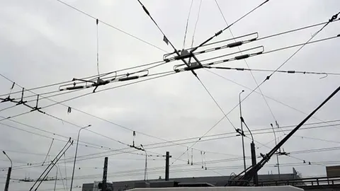 У Києві після нічної атаки РФ перекрито дві вулиці та змінено рух автобусів