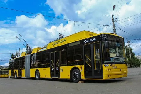 У Києві через нічну атаку РФ змінили маршрути транспорту