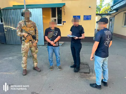 Чотирьом працівникам ТЦК на Одещині оголосили підозру: що відомо