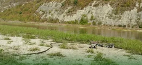 На Тернопільщині знайшли труби для незаконного забору води з Дністра: що це означає