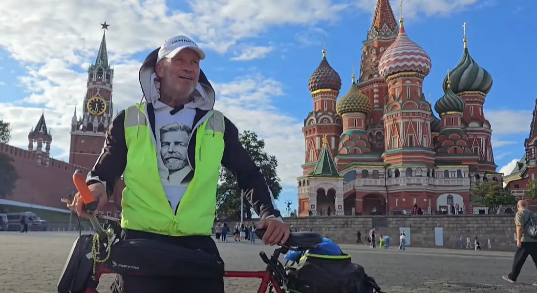 Чеський мандрівник на велосипеді «Україна» доїхав до Москви: що він побачив