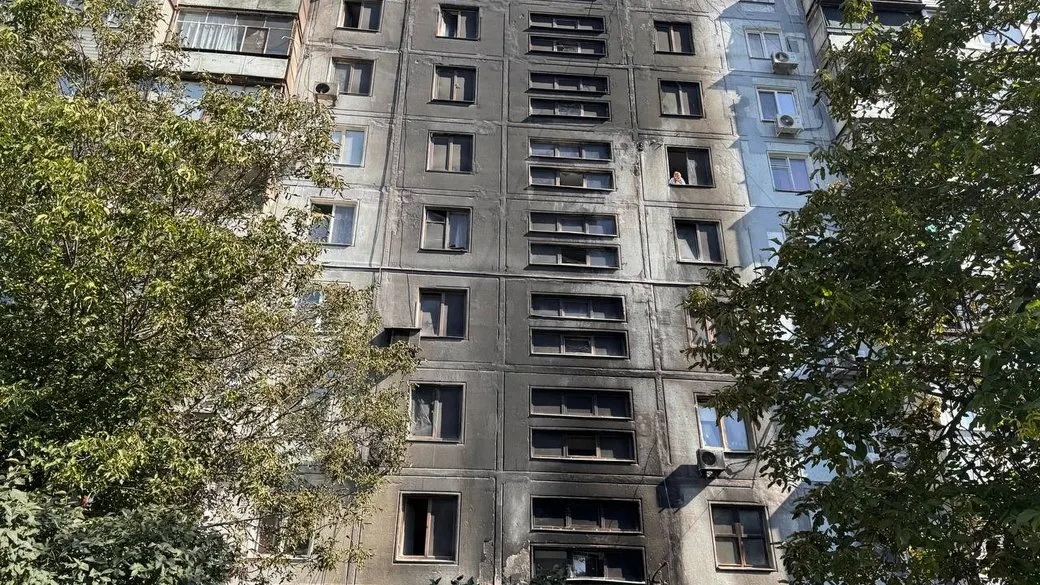 Нічна атака РФ на Запоріжжя: пошкоджено багатоповерхівку, мешканці розповіли про пережите
