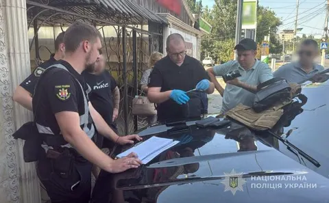 У Запоріжжі затримали чоловіка за продаж бронювання та виїзду за кордон