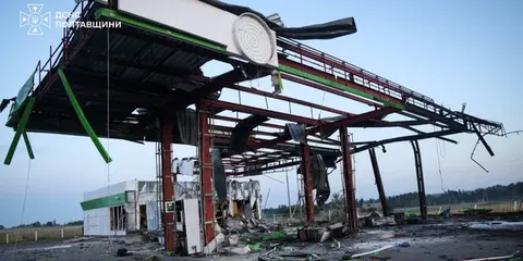 Атака дронів на Снігурівську громаду: поранено чоловіка, пошкоджено АЗС
