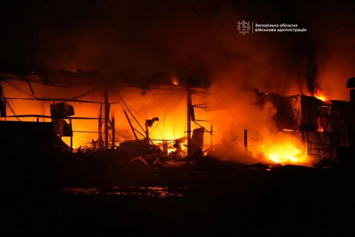 Удар КАБ по Запоріжжю: двоє загиблих, руйнування та пожежа