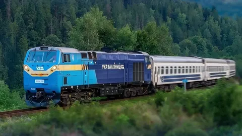 Через обстріли РФ масово затримуються потяги: перелік