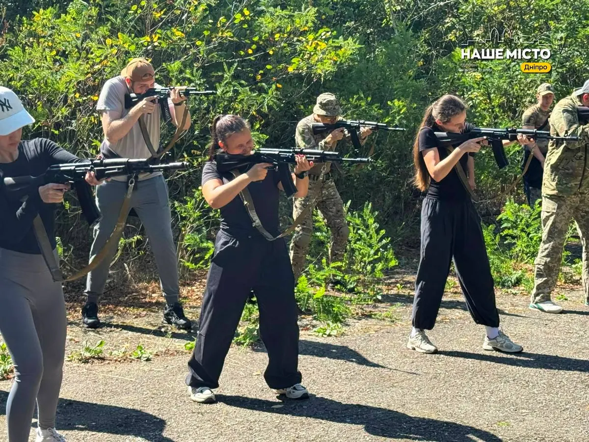 Молодь Дніпра вчиться виживати: 150 учасників на вишколі «Останній літній рейд»