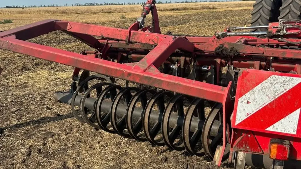 На Харківщині трактор підірвався на міні: водій дивом вцілів