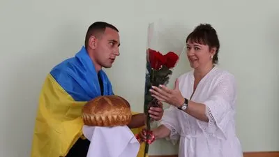 Первомайськ зустрів захисника після чотирьох років полону