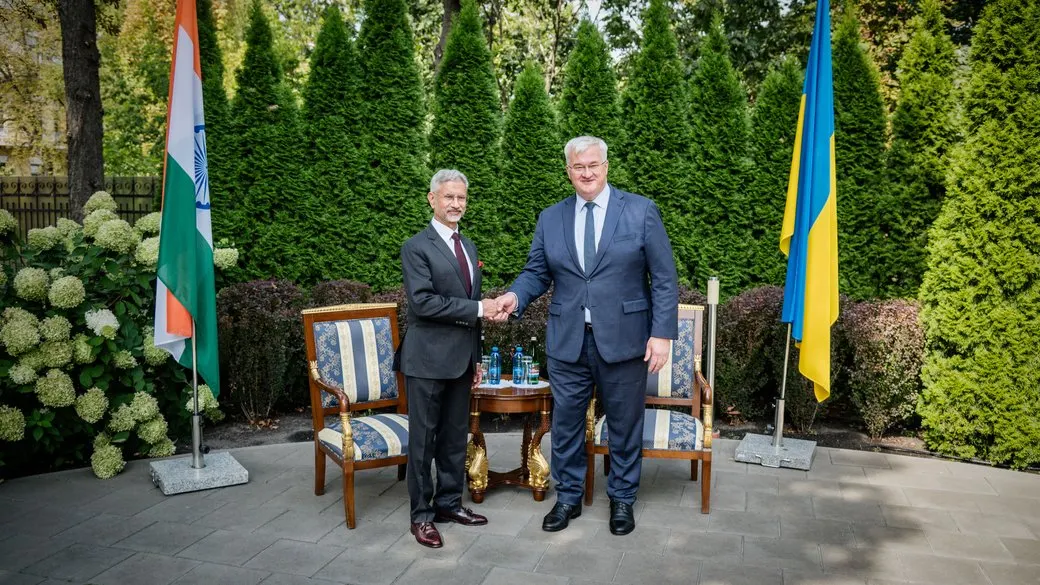 Вперше в історії: глава МЗС Індії прибув до Києва