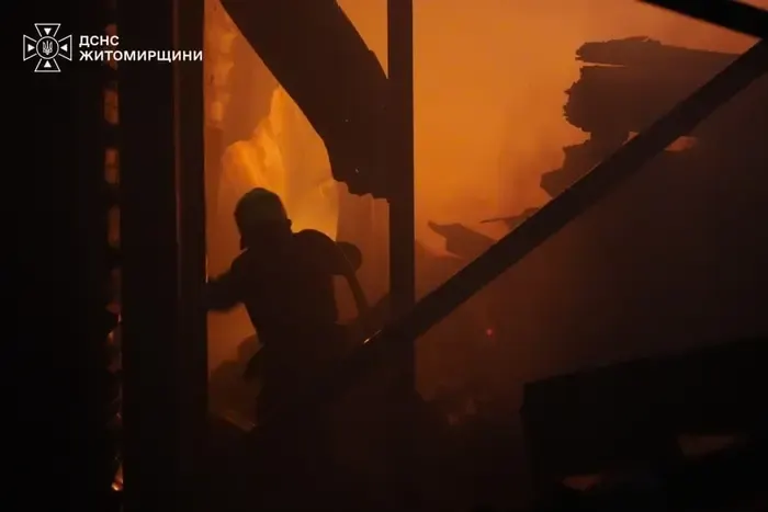 Удар по Житомирщині: двоє загиблих, двоє поранених, пожежі на підприємстві