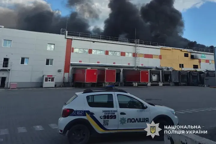 Удар по терміналу «Нової пошти» в Дніпрі: що буде з посилками та чи затримається доставка