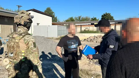 ДБР шукає військових, які служать лише на папері