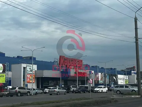 Як працюють ТЦ на лівому березі Дніпра під час тривоги: перевірка