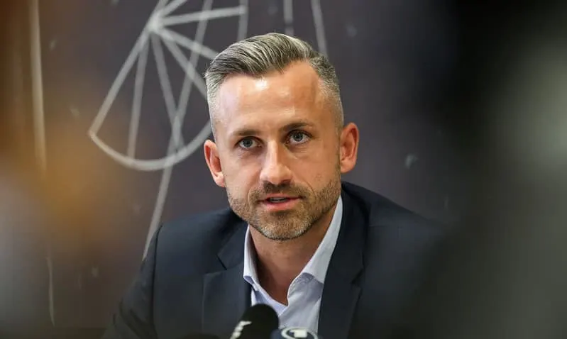 Заява лідера «АдН» у Саксонії-Ангальт про зброю для депортацій викликала хвилю критики