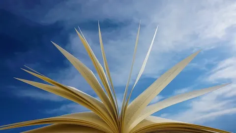 Книжки в поїзді: Укрзалізниця запустила послугу замовлення літератури з квитками