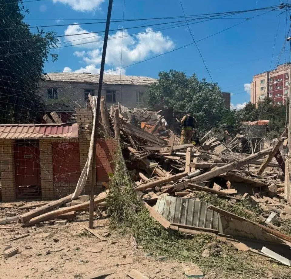 Удар ФАБ-250 по Слов'янську: поранений, зруйновані будинки