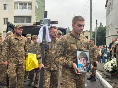 «Навіки 22»: на Волині попрощалися з лейтенантом Романом Григор'євим