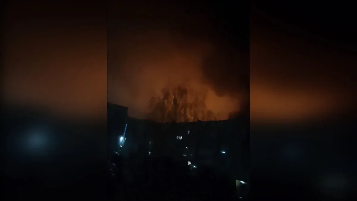 Вибухи у Брянську: над містом здіймається дим після серії ударів