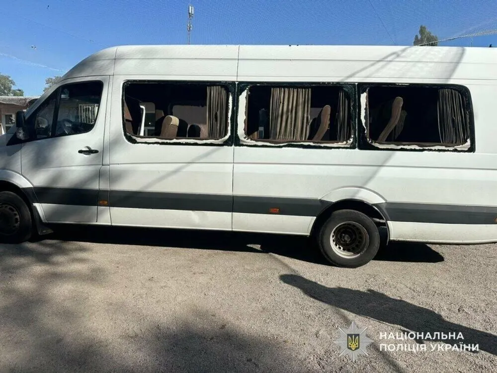 Атака на автобус під Нікополем: трасу на Дніпро закрили, водіям запропонували об'їзд