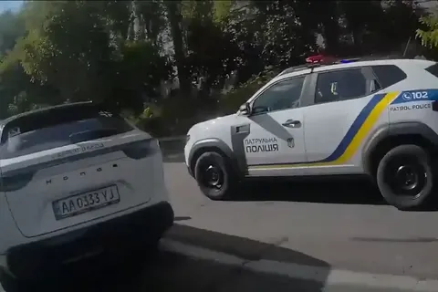 Напад на патрульного в Києві: що відомо про інцидент