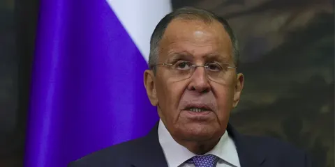 Лавров: Росія готова до переговорів, але не зупинить війну на їхній час