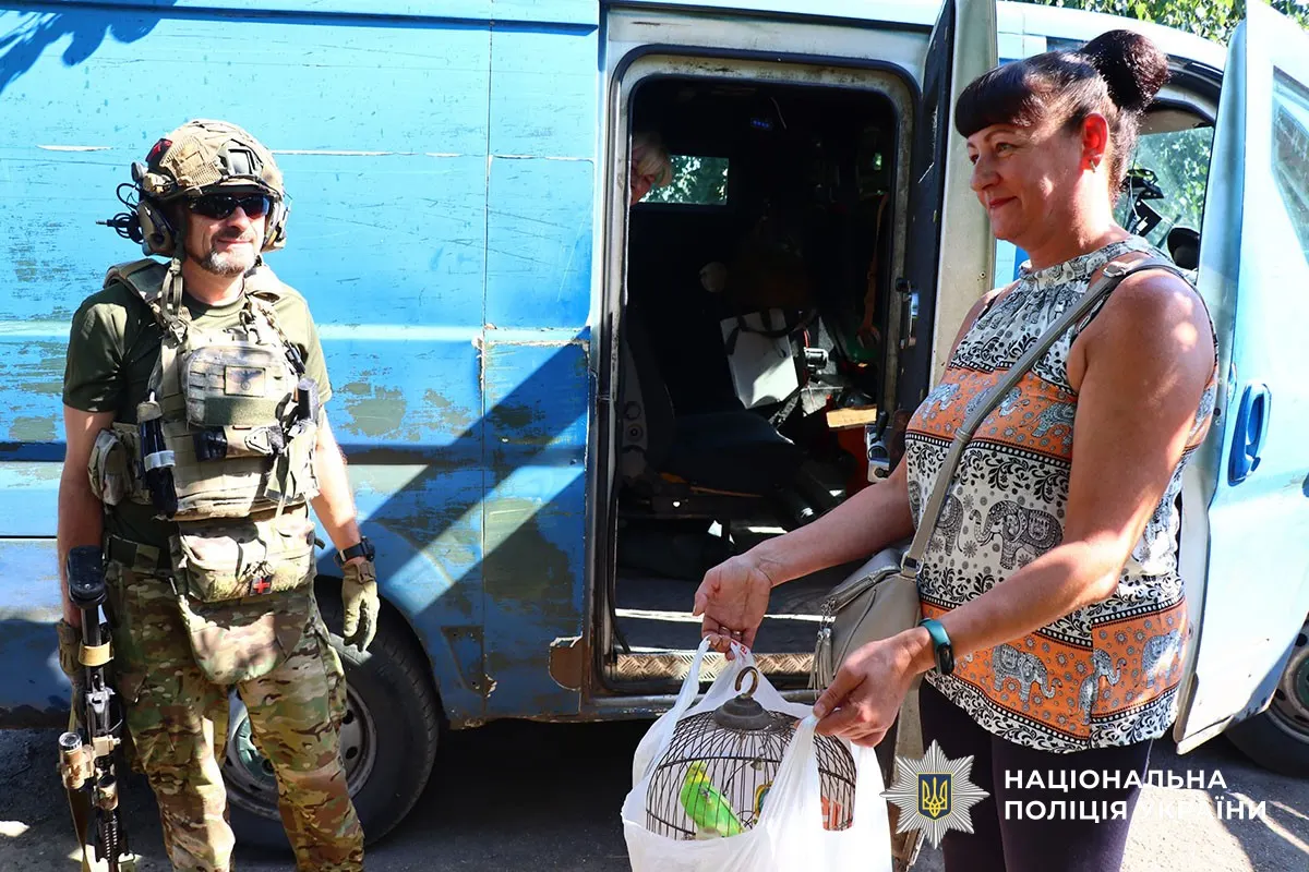 Із Дружківки евакуювали шістьох людей: серед врятованих — дві родини та жінки з котами й папугою