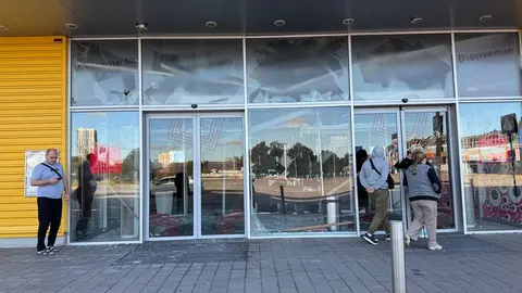 Пошкоджений російським ударом ТРК City Mall у Запоріжжі відновлять