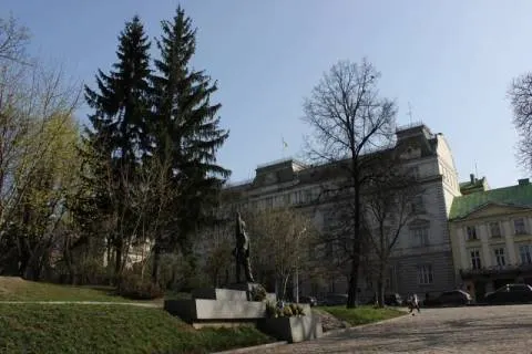 Штат Львівської ОВА за рік зріс на 231 посаду: що це означає для бюджету області