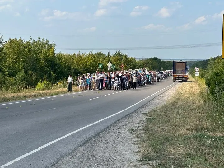 Тисячі прочан УПЦ МП прибули до Почаївської Лаври: що відомо
