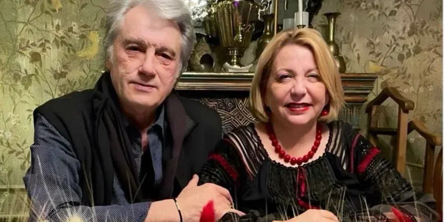 «Обіймаю міцно-міцно»: Ющенко зворушливо привітав дружину з 65-річчям