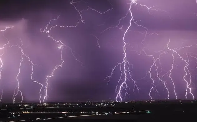 Запоріжжя: штормове попередження через грози 19 серпня