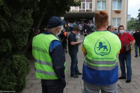 Львів: майже 30 вулиць залишилися без води через ремонт на Хмельницького — Татарській