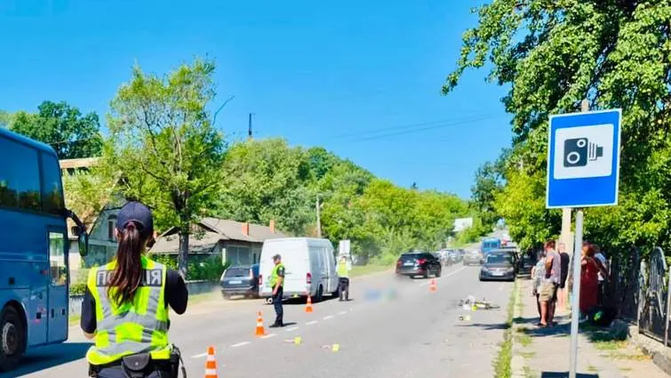 Смертельна ДТП на Франківщині: бус збив велосипедиста
