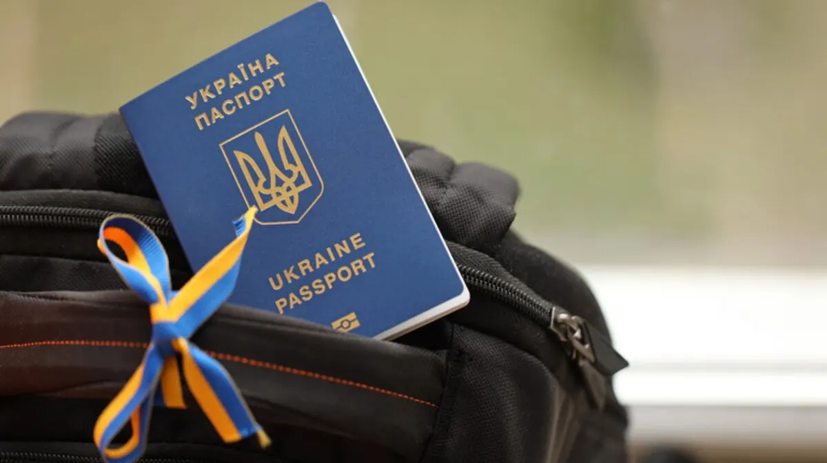 Кордон за пів року: 244 тисячі українців залишилися за межами країни