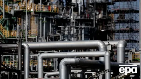 Росія продовжила заборону на експорт пального через удари України