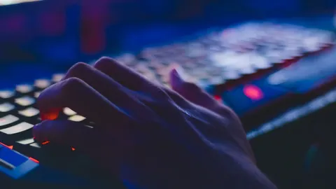 Ще четверо фігурантів харківського call-центру отримали підозри