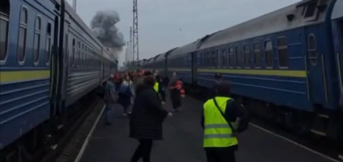 Атака «Шахедів» на заході України: чому пасажирам довелося залишати потяги