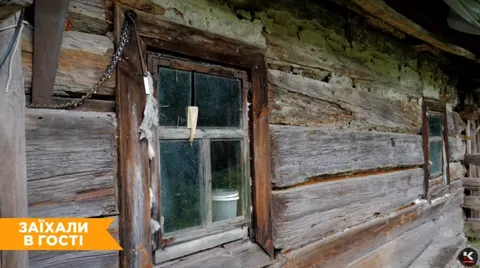 300-літня хата під соломою на Волині: там досі печуть паску