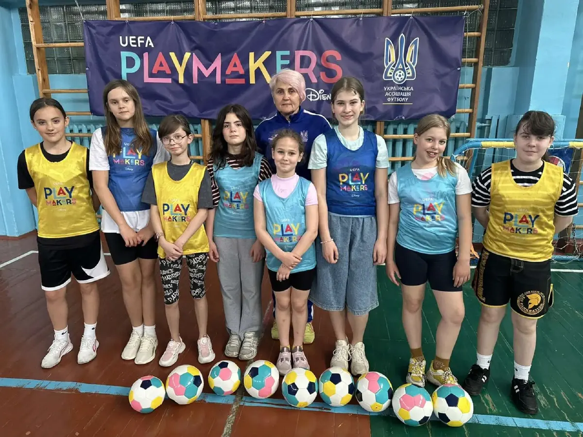 У Чернігові стартували тренування УЄФА Плеймейкерс для дівчат