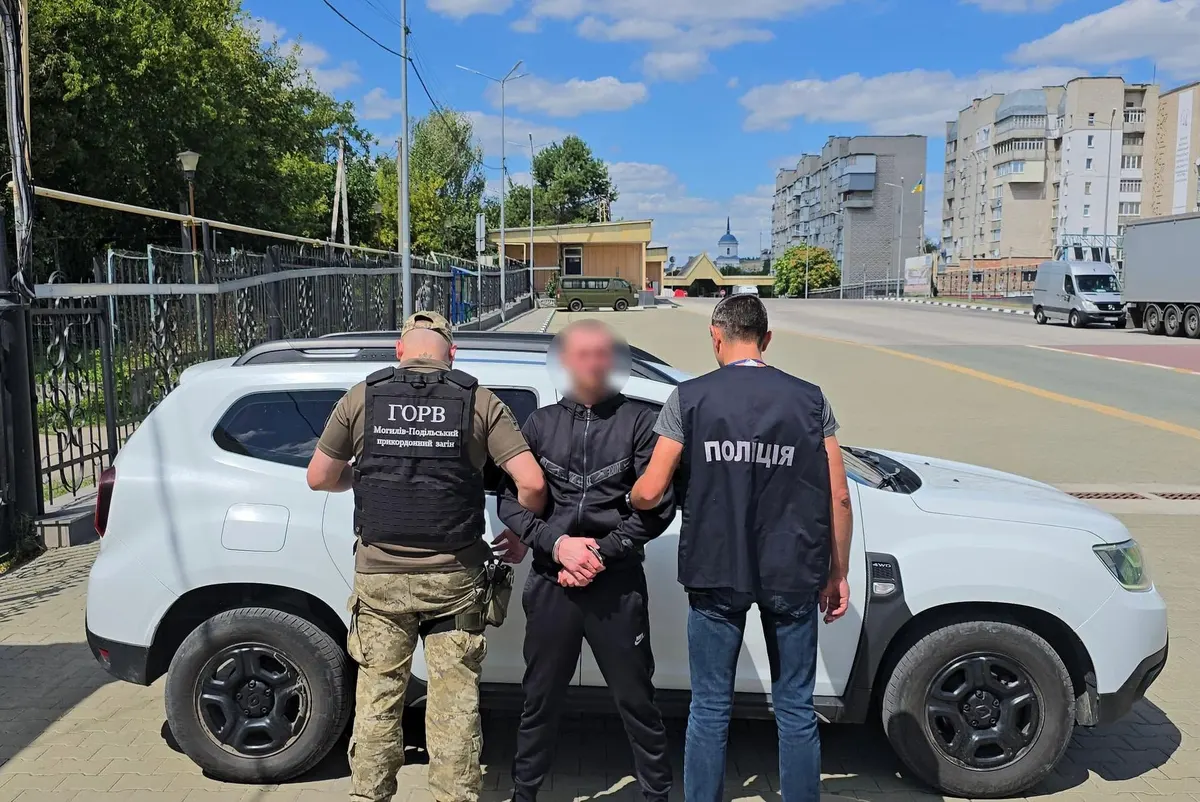Вінничанина, який переправляв чоловіків через кордон, екстрадували з Молдови