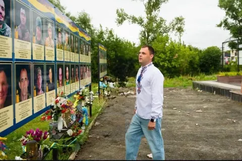 Після чотирьох років полону додому на Буковину повернувся морпіх