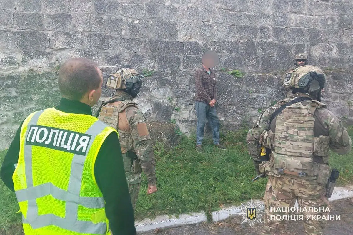Спроба продати автомат за 20 тисяч: на Тернопільщині затримали чоловіка