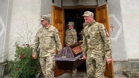 На Тернопільщині попрощалися з ветераном Михайлом Хвалком: що відомо