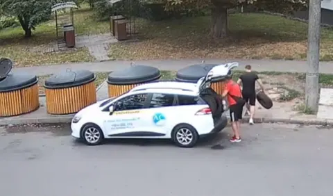 У Луцьку водії автошколи викинули шини біля смітників і отримали протокол
