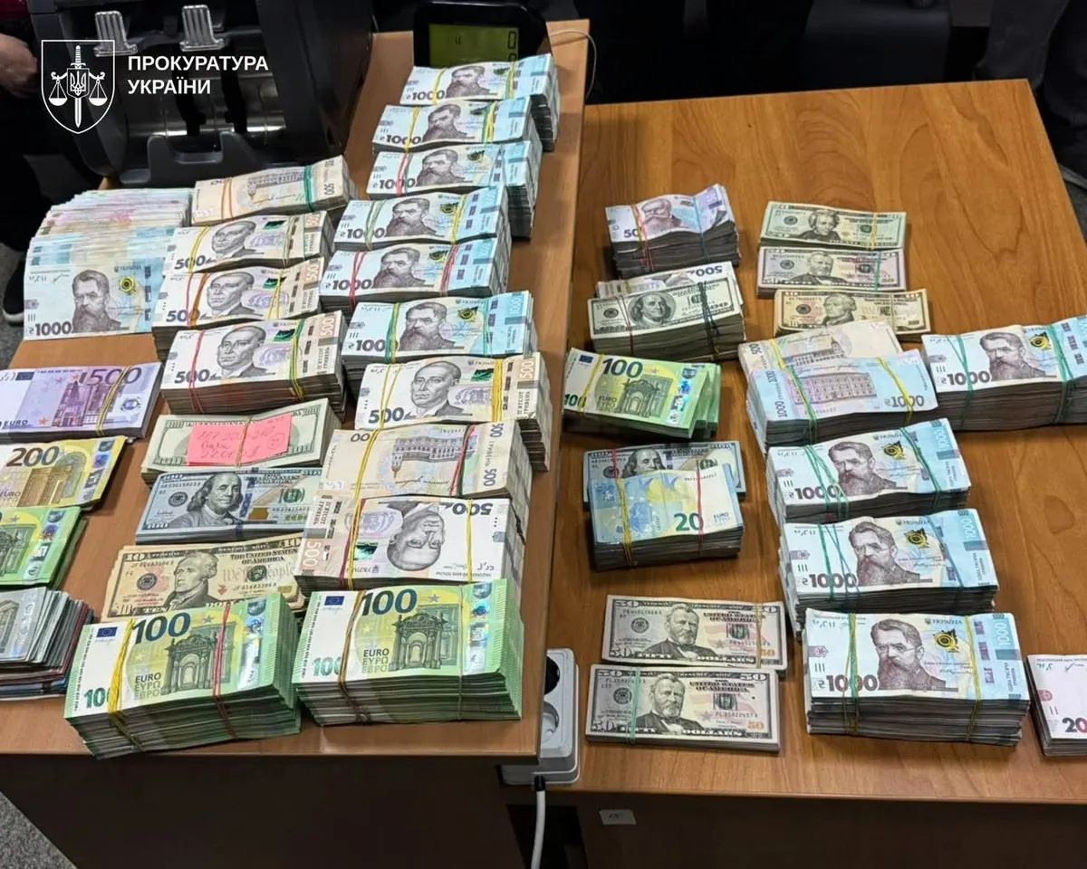 ОГП і БЕБ викрили конвертцентр із обігом 23,5 млрд грн: що це означає