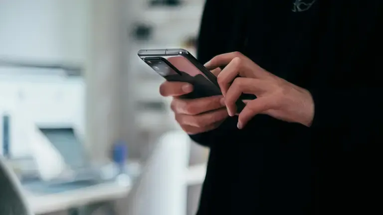 Face ID чи Face Unlock: чому однакова функція дає різний рівень захисту